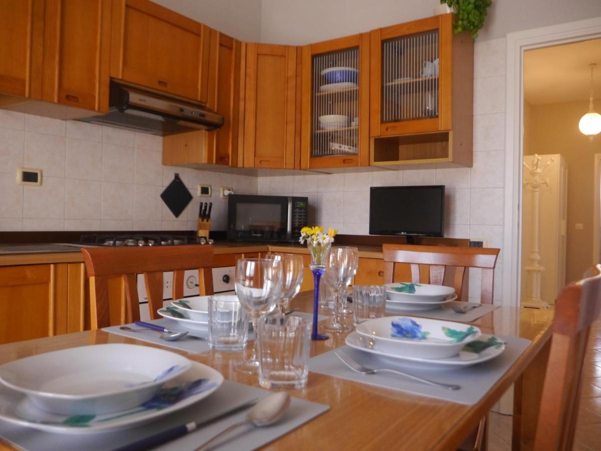 Domus Tilla Пьомбино Екстериор снимка